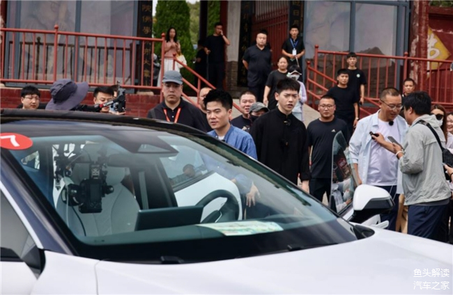 开云体育app-关于体育场馆喧哗声不绝于耳，全明星球员激战尽展身手的信息