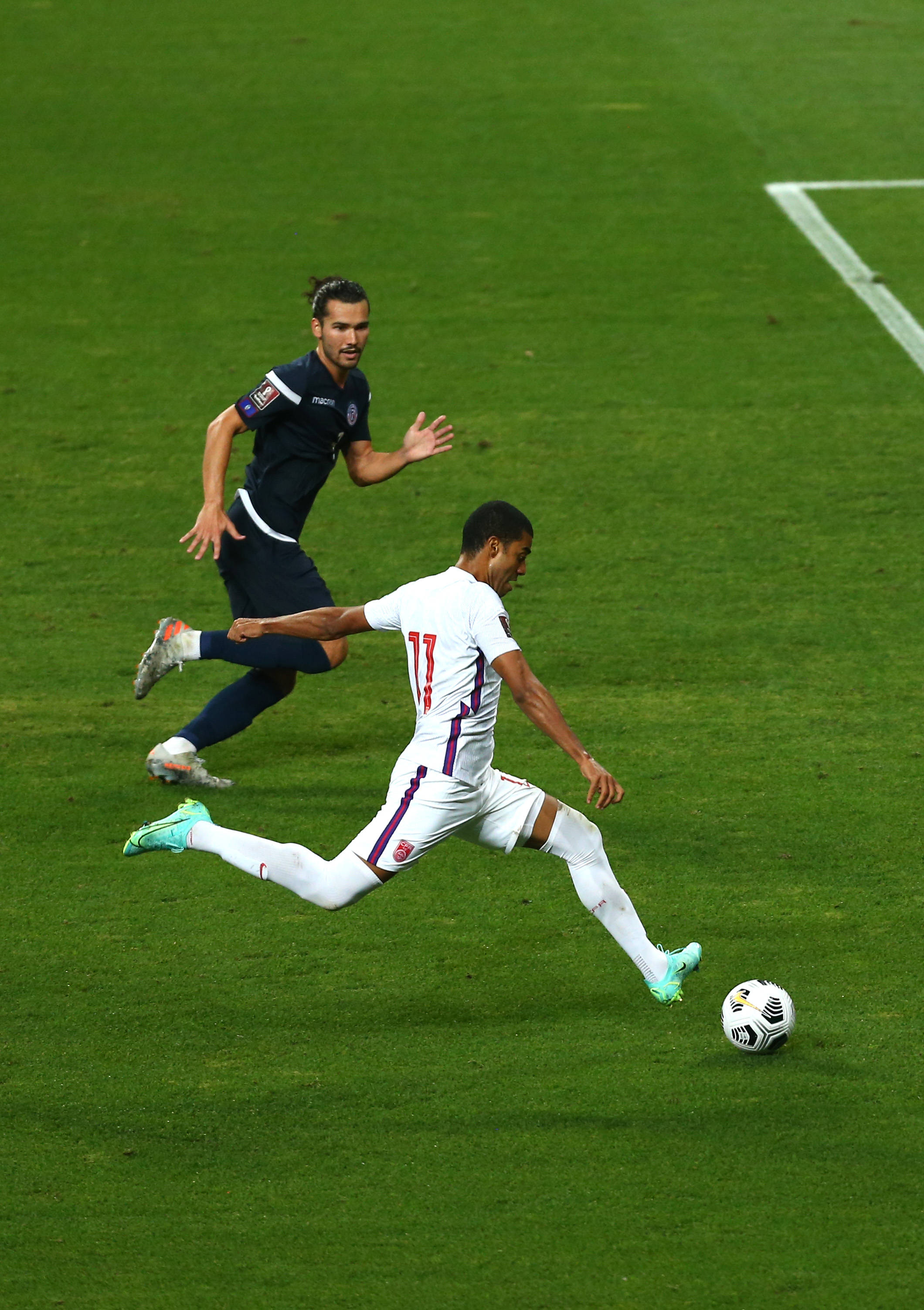 开云体育官网-足球明星在比赛中表现抢眼，连续斩获进球的简单介绍