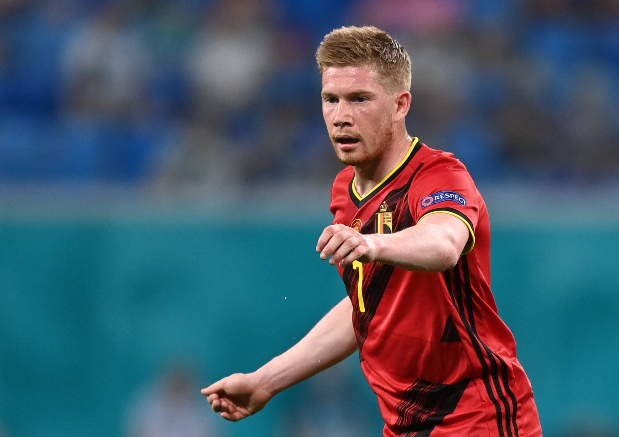 包含比利时战胜德国，小组头名宝座易主的词条