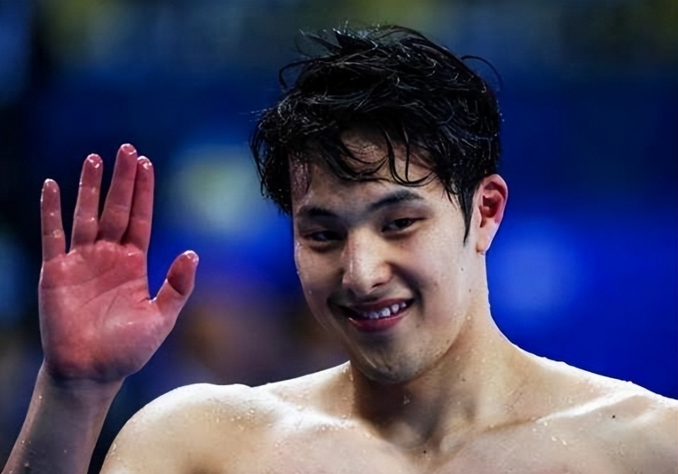 开云体育app-俄罗斯男子游泳选手突破自我，斩获金牌的简单介绍