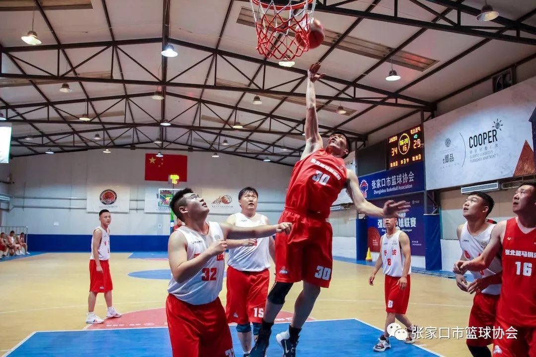 赤诚篮球对手间的较量，注定激发观众激情的简单介绍