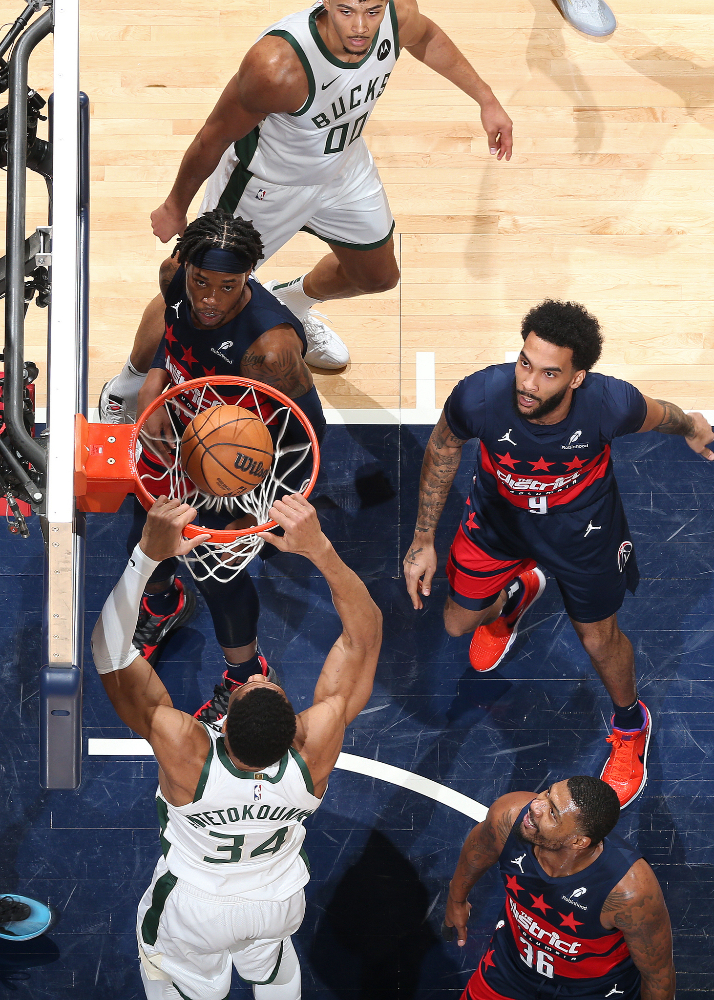 比赛精彩!劲旅火箭不敌雄鹿的简单介绍 比赛精彩!劲旅火箭不敌雄鹿的简单介绍