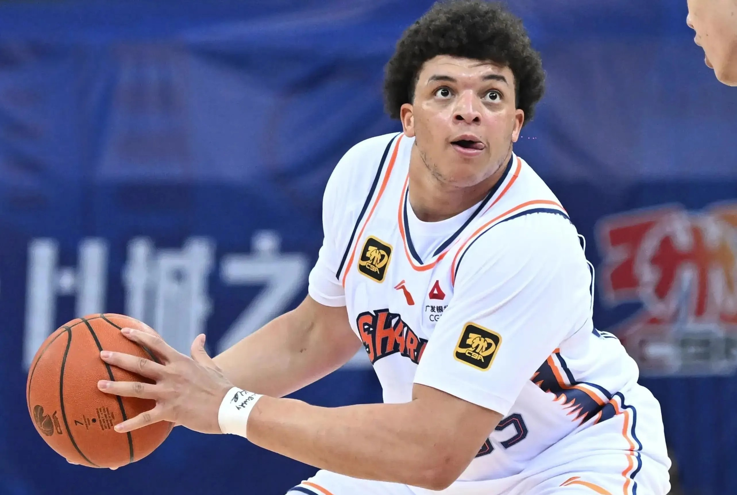 广东宏远在上海取胜,实现胜利的简单介绍 广东宏远在上海取胜,实现胜利的简单介绍