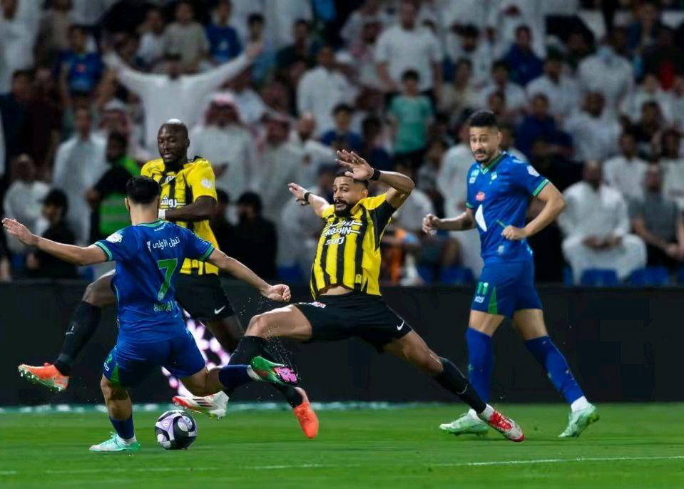 开云体育-职业联赛角逐激烈，球队实力有所体现