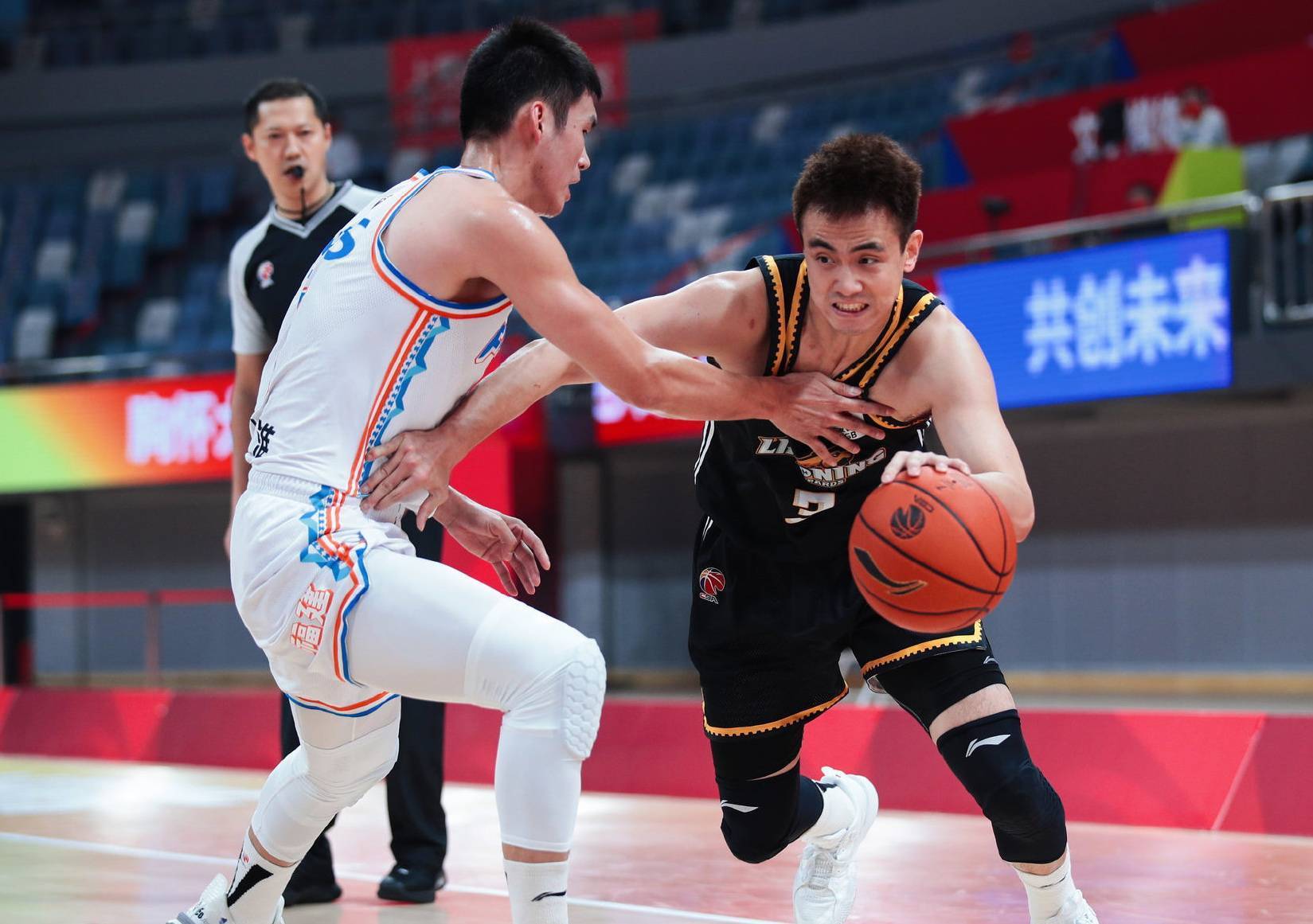 开云体育登录入口-包含甘肃男篮总积分领跑，态度端正备战的词条